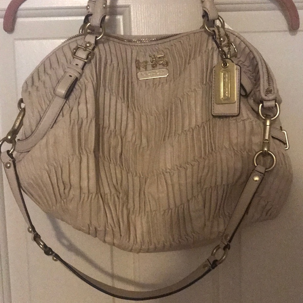 Coach purse - Picture 4 of 7